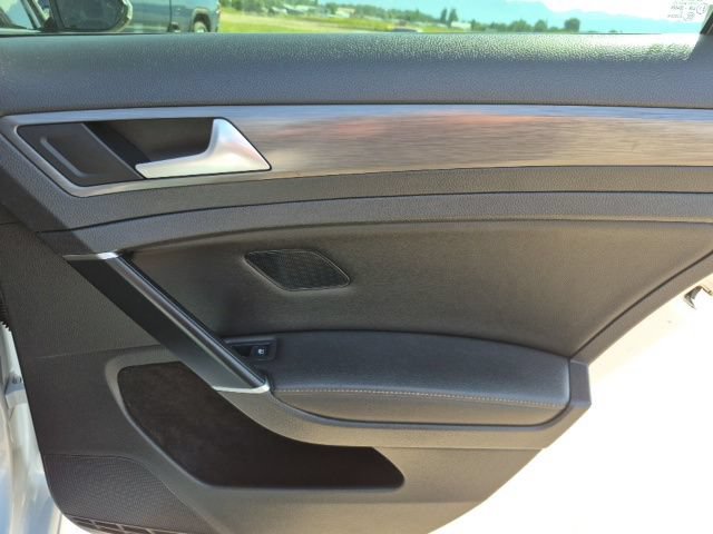 Used 2020 Volkswagen Golf 4-Door FWD image 15