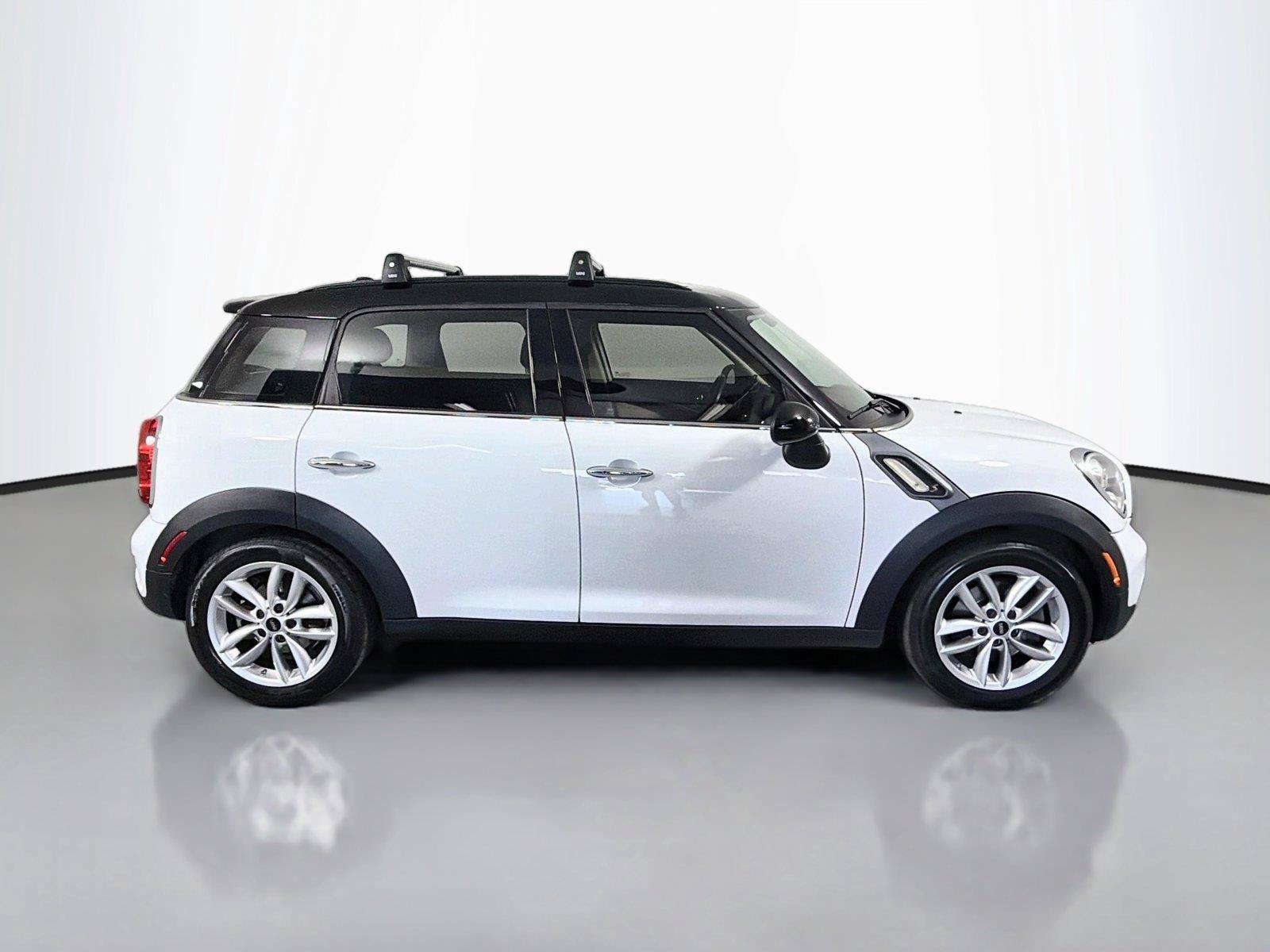 Used 2011 MINI Cooper Countryman S FWD image 4