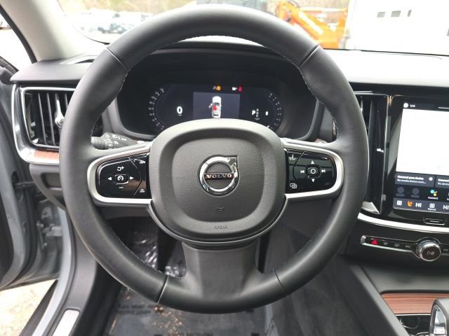 Certified 2025 Volvo V60 B5 Cross Country Plus image 31