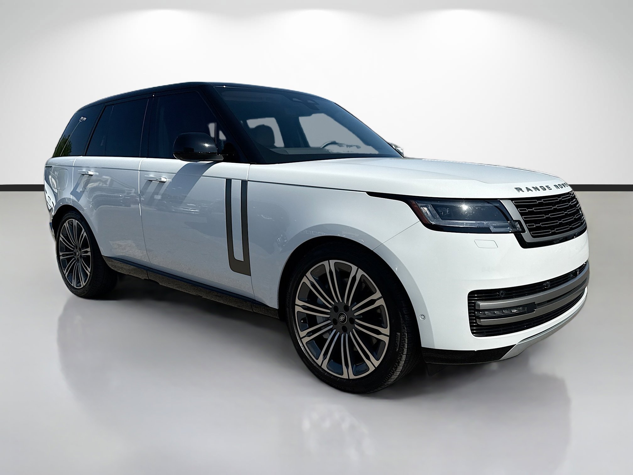 Used 2025 Land Rover Range Rover SE image 7