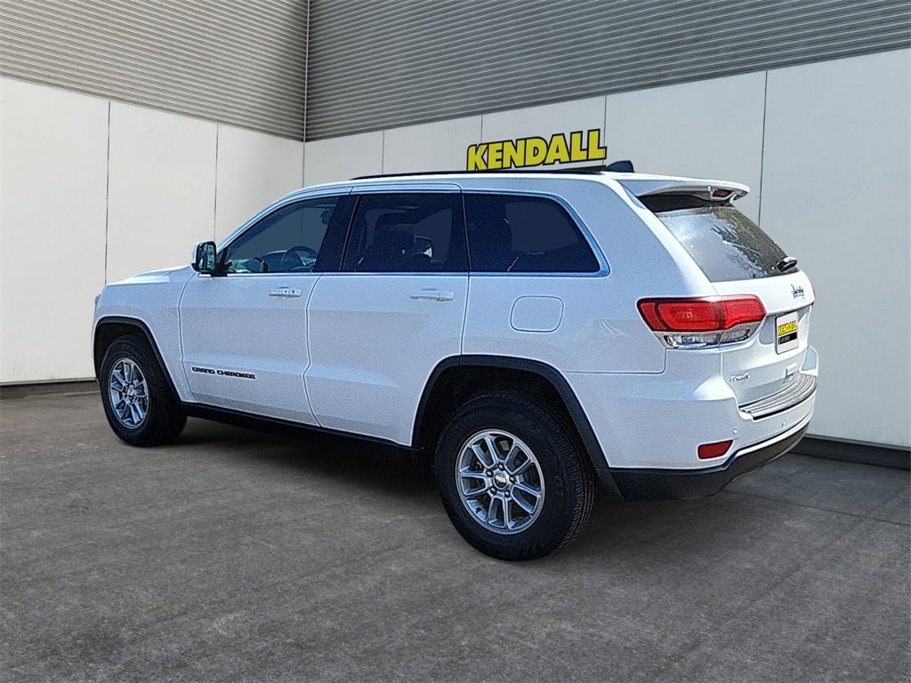 Used 2020 Jeep Grand Cherokee Laredo image 3