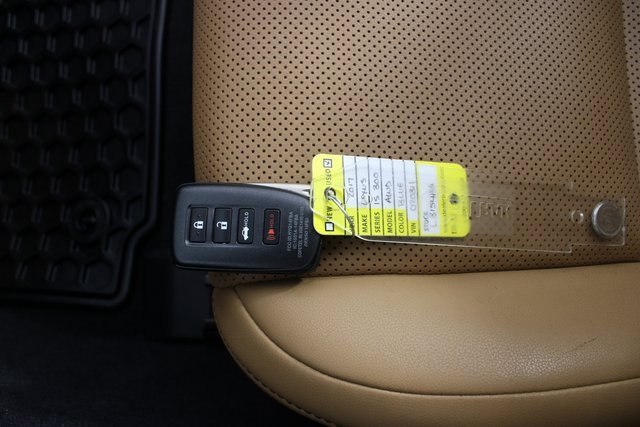 Used 2017 Lexus IS 300 AWD image 8