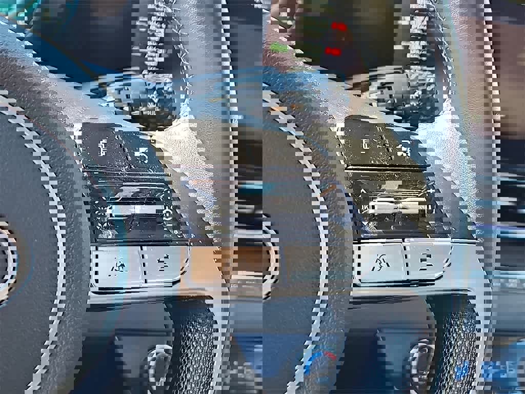 Certified 2024 Hyundai Elantra SEL w/ Convenience Package image 23