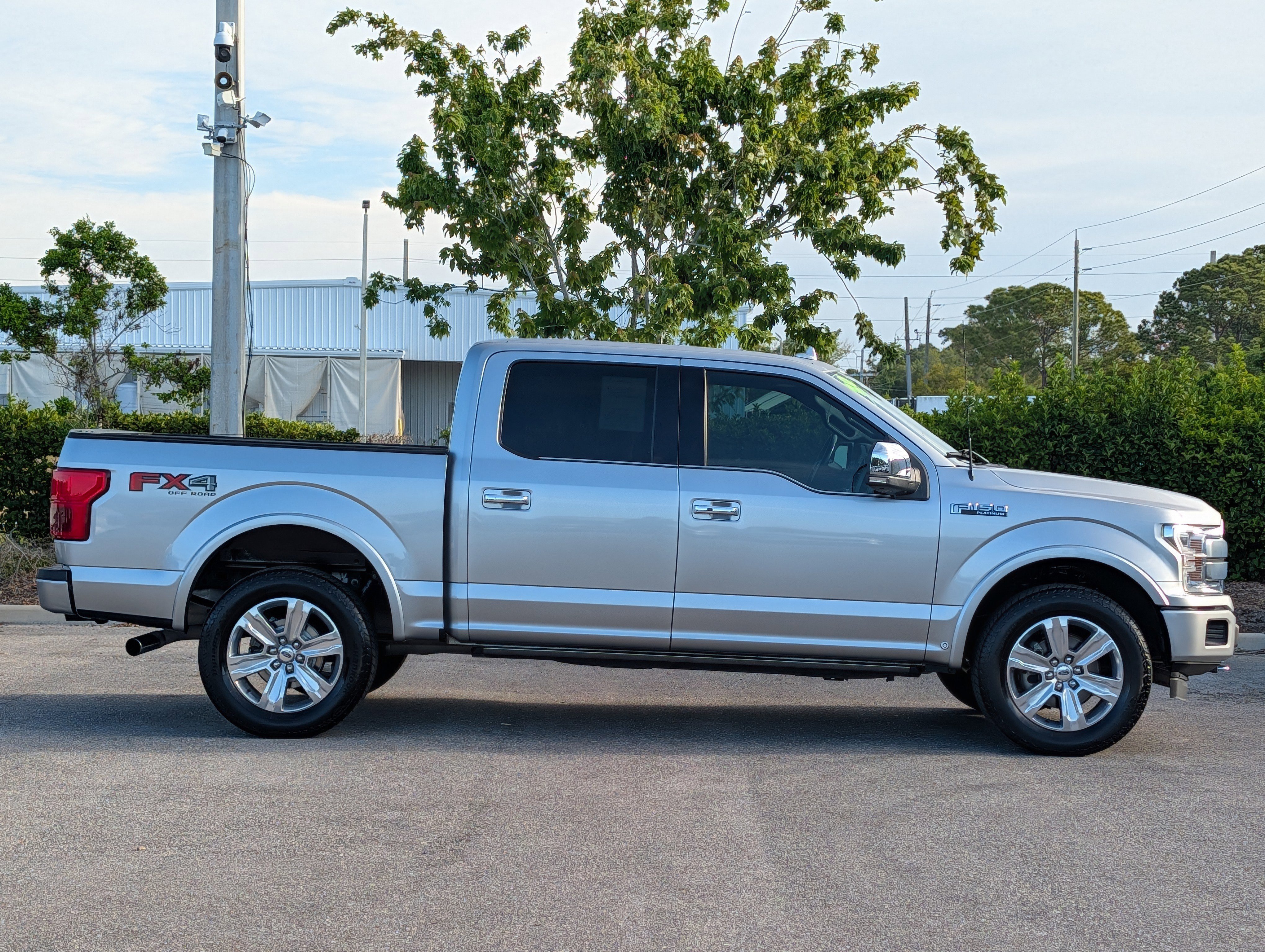 Used 2020 Ford F150 Platinum w/ Equipment Group 701A Luxury AWD/4WD image 3