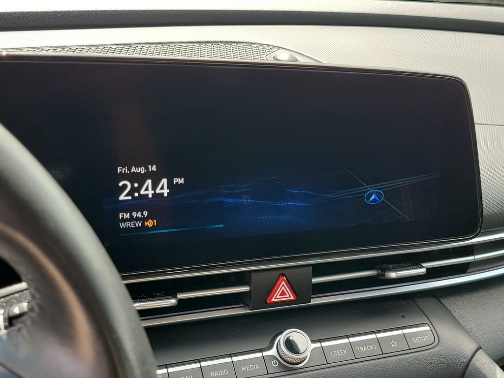 Used 2025 Hyundai Elantra SEL FWD image 27