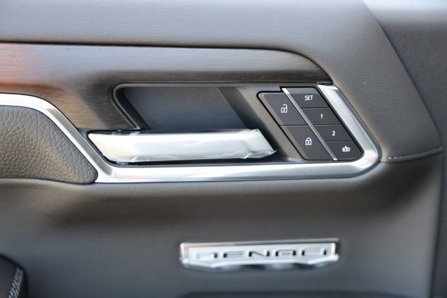 New 2026 GMC Sierra 1500 Denali w/ Technology Package AWD/4WD image 15