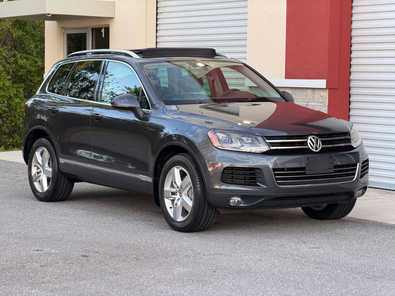 Used 2012 Volkswagen Touareg Sport AWD/4WD image 1