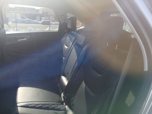 Used 2024 Ford Edge Titanium image 38