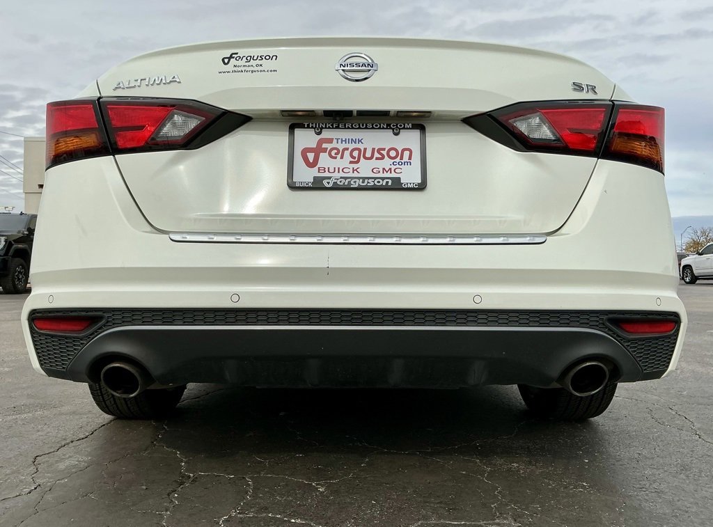 Used 2021 Nissan Altima 2.5 SR w/ SR Premium Package image 18