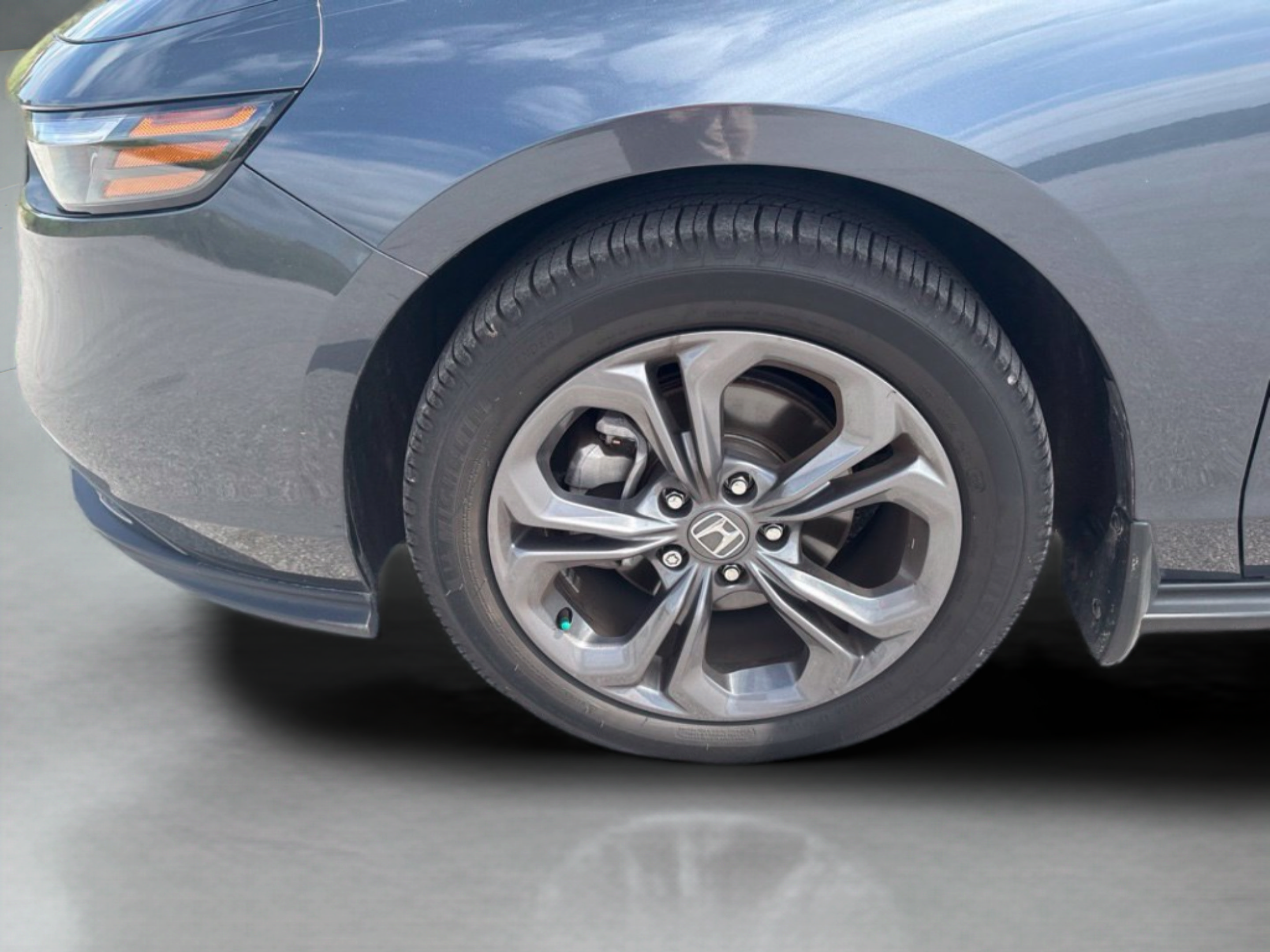 Used 2023 Honda Accord EX image 32