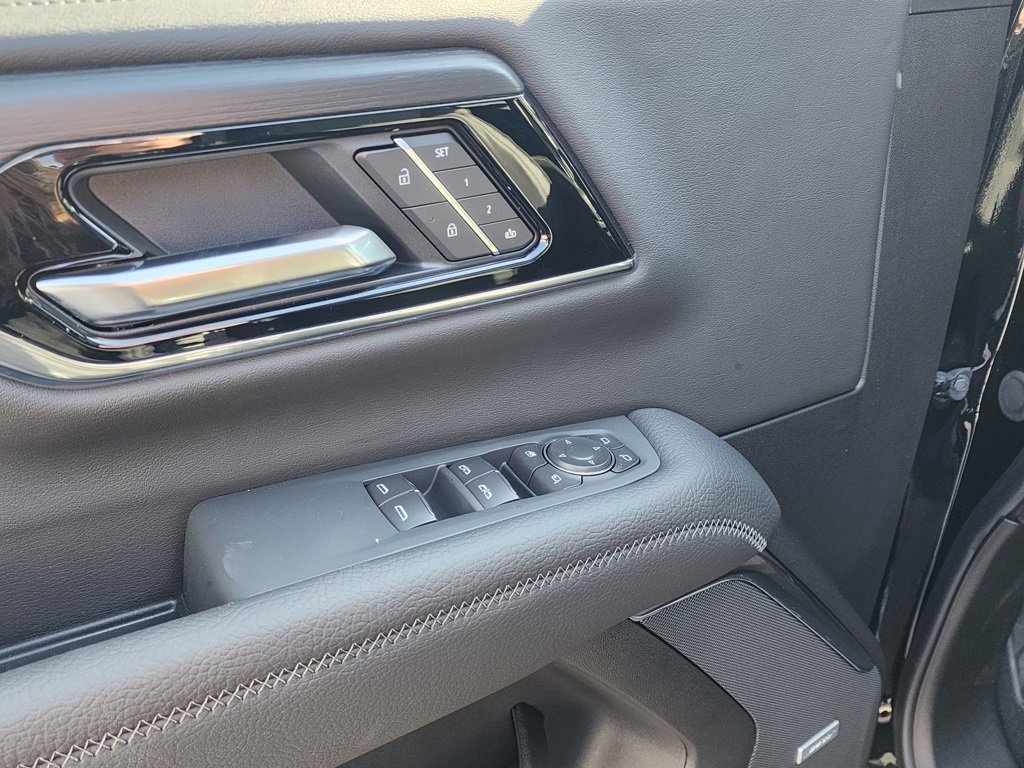 New 2026 GMC Yukon Denali w/ Sun & Power Step Package image 13