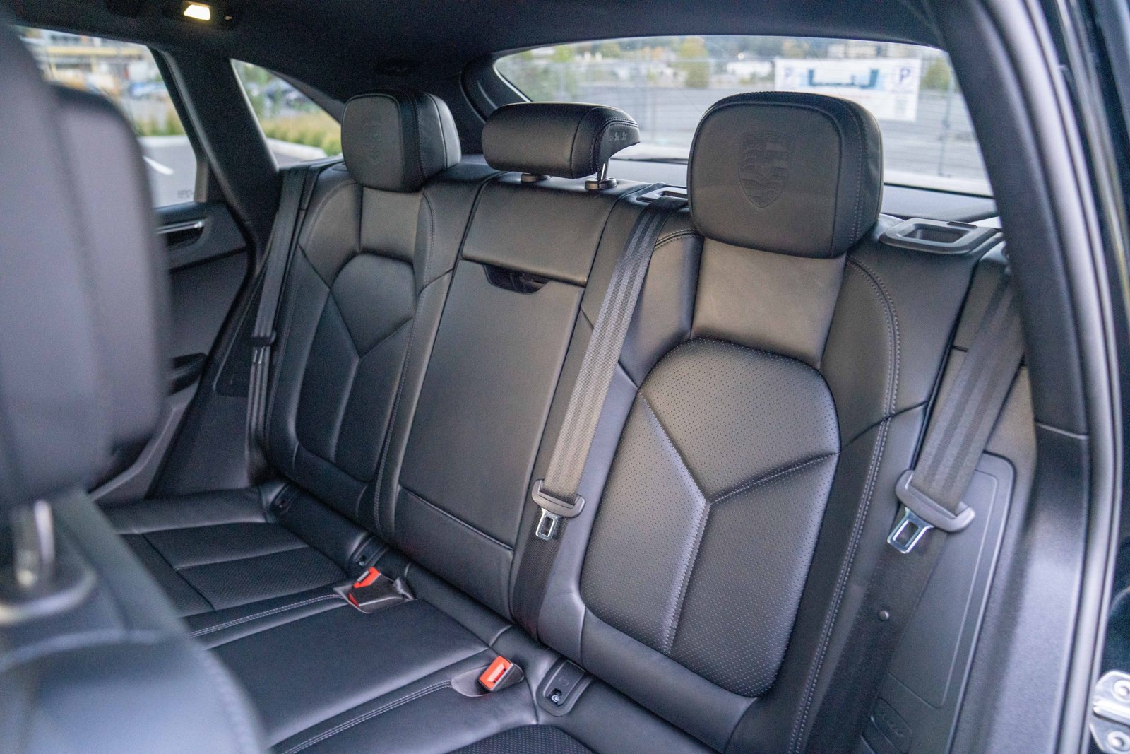 Certified 2026 Porsche Macan Turbo AWD/4WD image 24
