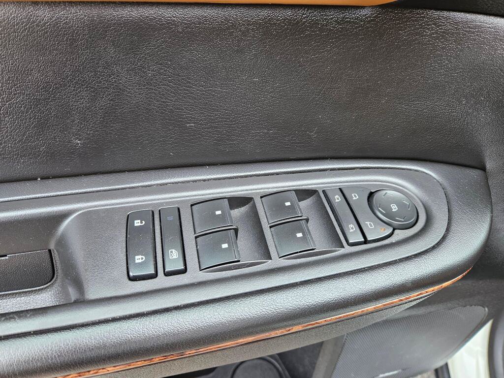 Used 2014 Chevrolet Traverse LTZ AWD/4WD image 21
