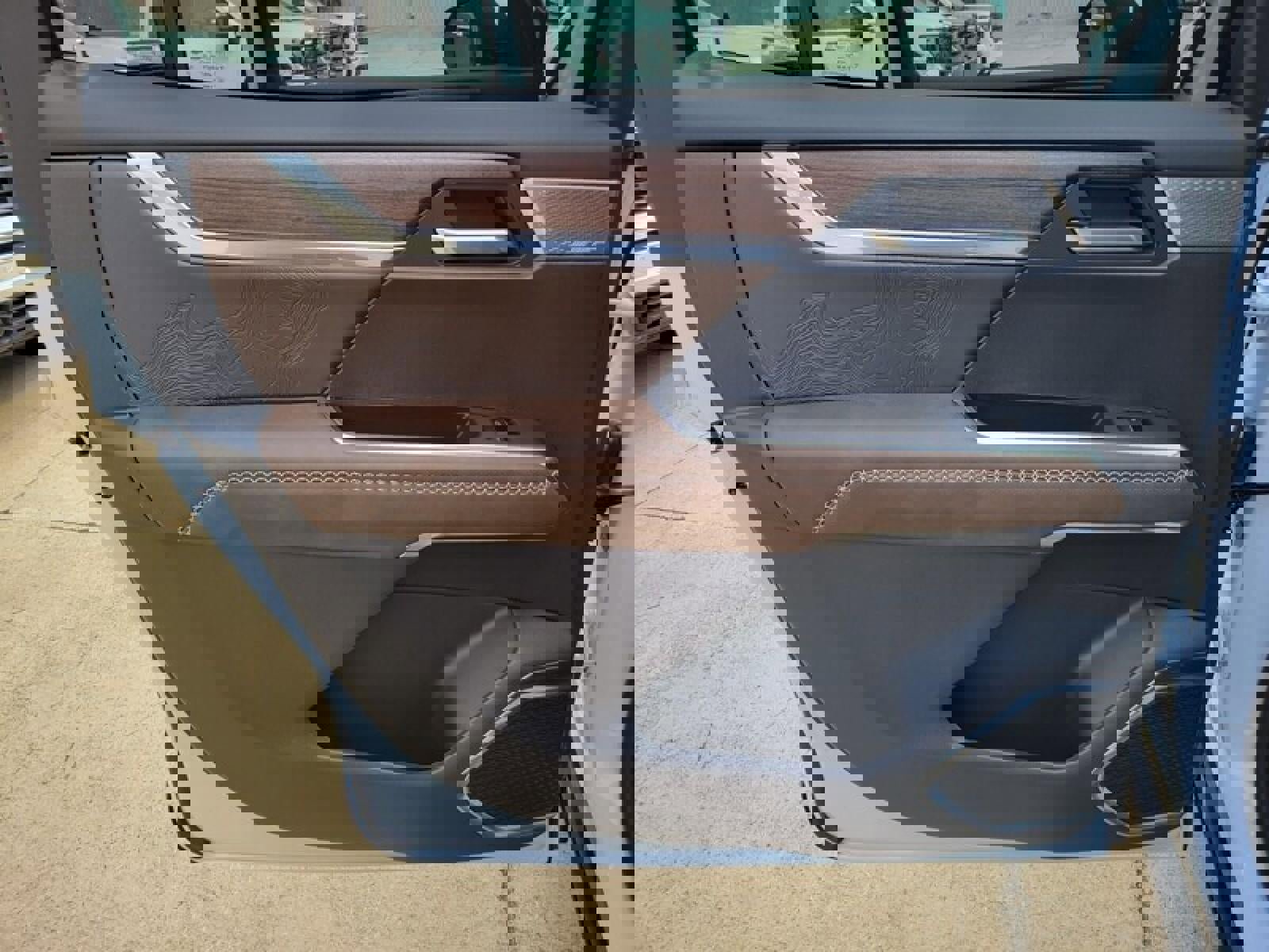 New 2026 GMC Acadia Denali Ultimate w/ LPO, Floor Liner Package image 32