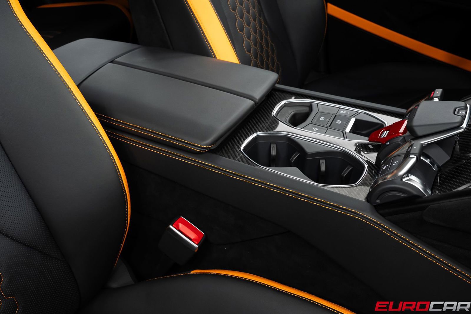 Used 2024 Lamborghini Urus Performante AWD/4WD image 37