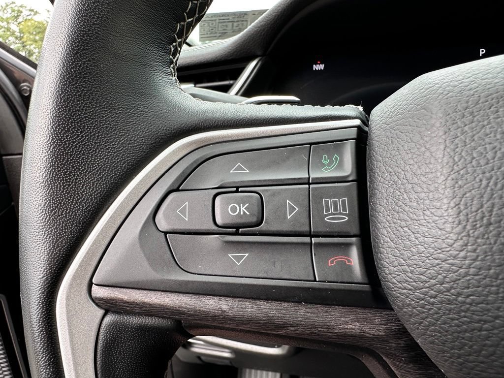 Used 2022 Jeep Grand Cherokee L Limited AWD/4WD image 43