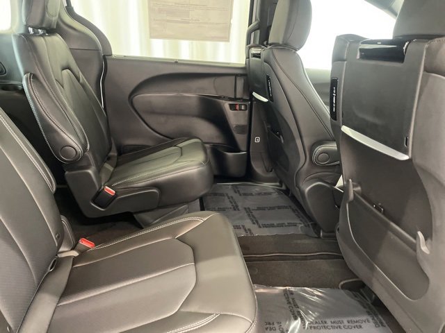 New 2026 Chrysler Pacifica Select image 35
