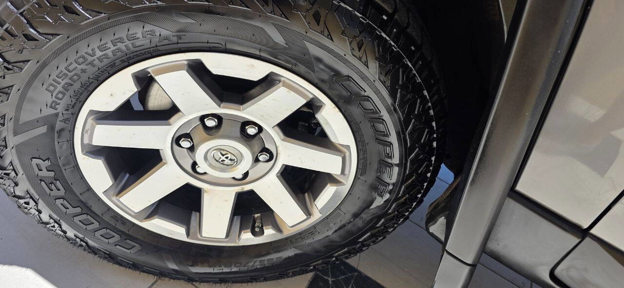 Used 2014 Toyota FJ Cruiser 4WD w/ Upgrade Package image 25