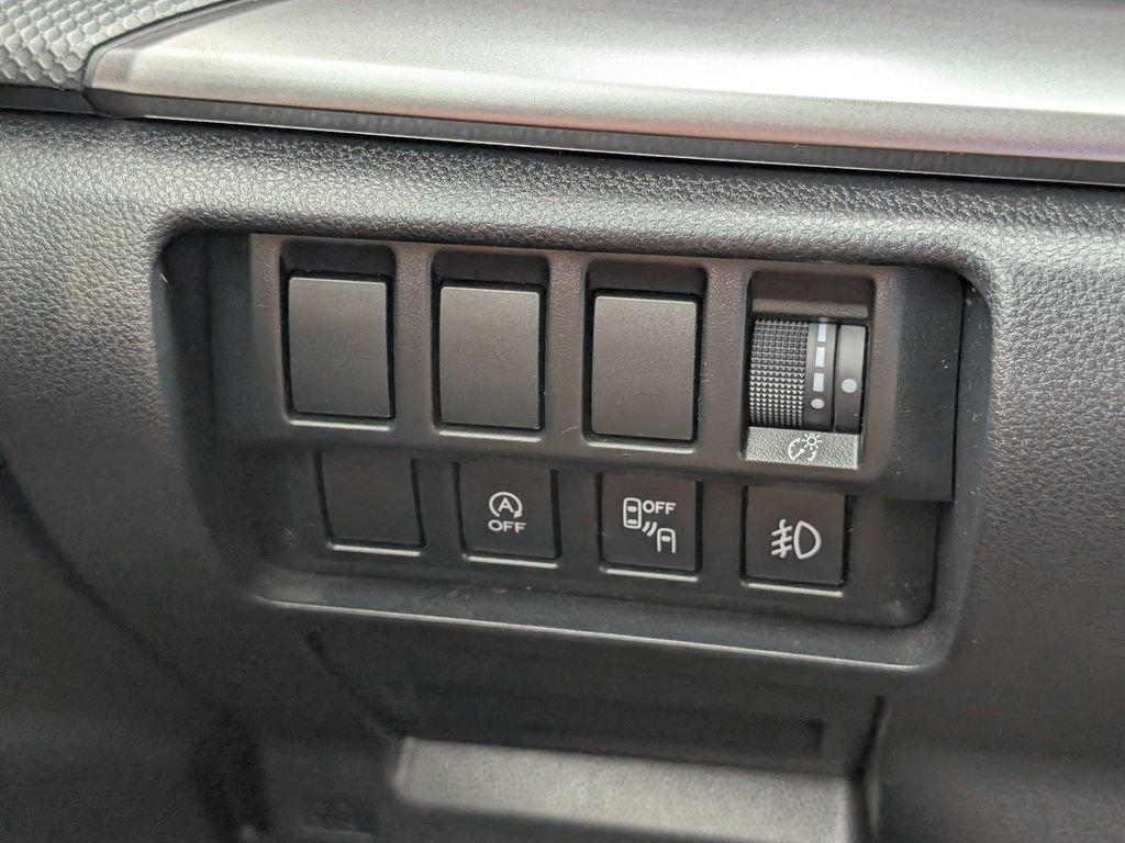 Used 2020 Subaru Forester Premium AWD/4WD image 32