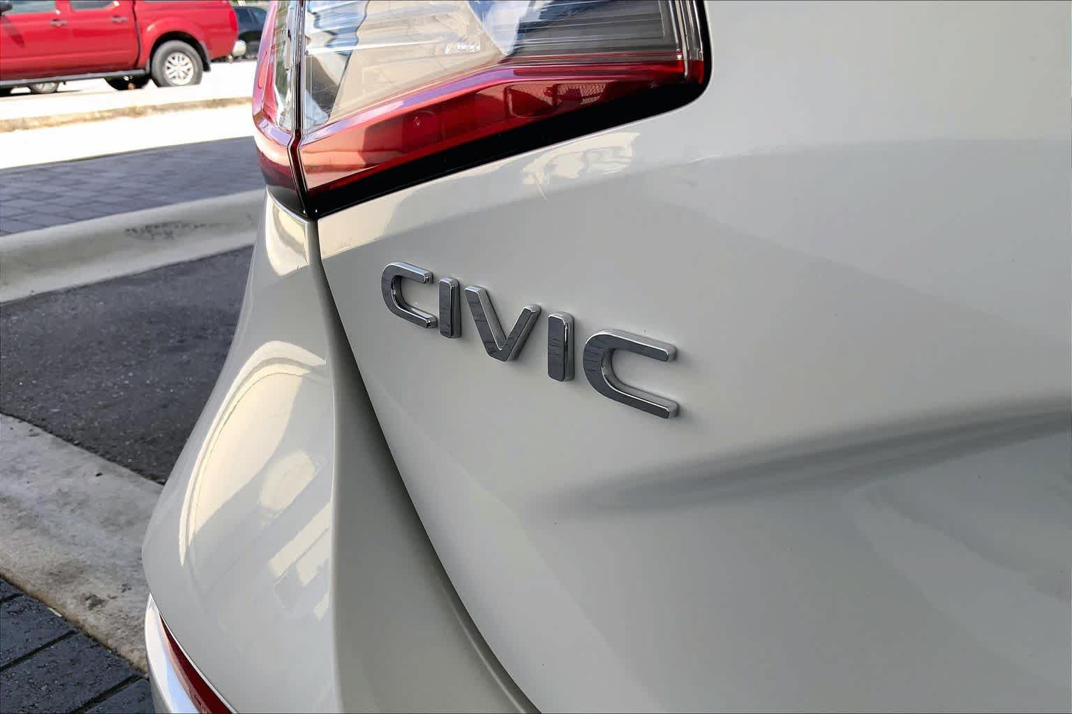 Used 2024 Honda Civic EX-L image 10