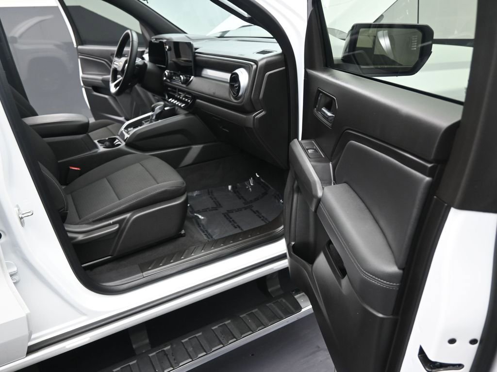 Used 2024 Chevrolet Colorado LT w/ LT Convenience Package image 14