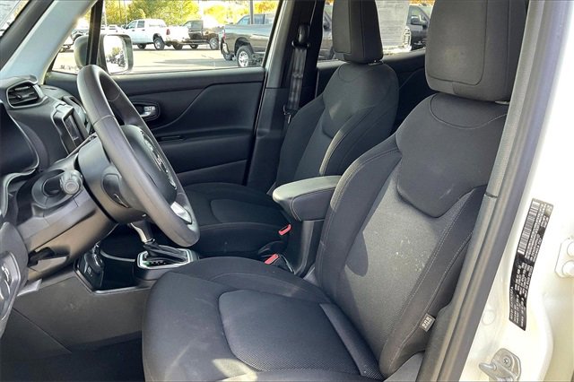 Used 2023 Jeep Renegade Latitude image 25