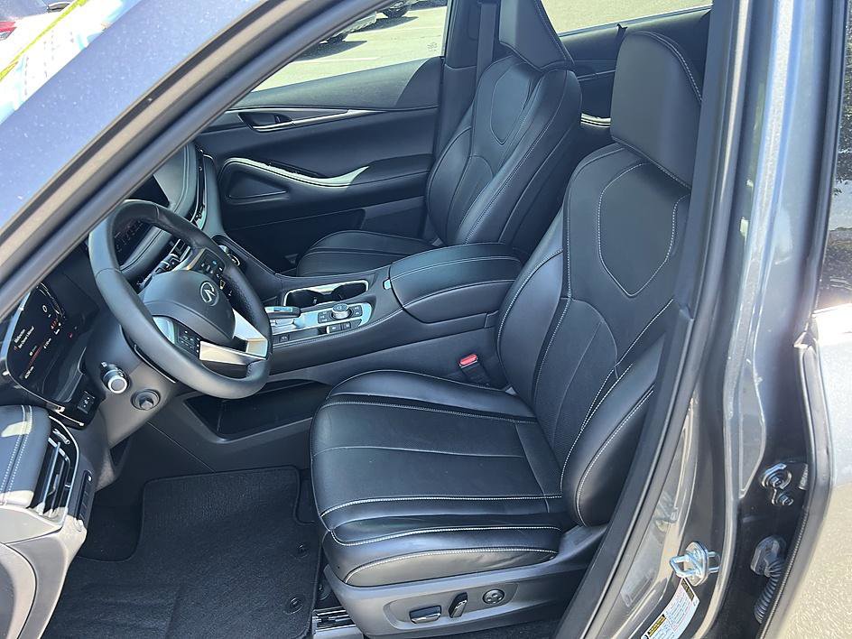 Used 2023 INFINITI QX60 Luxe FWD image 13