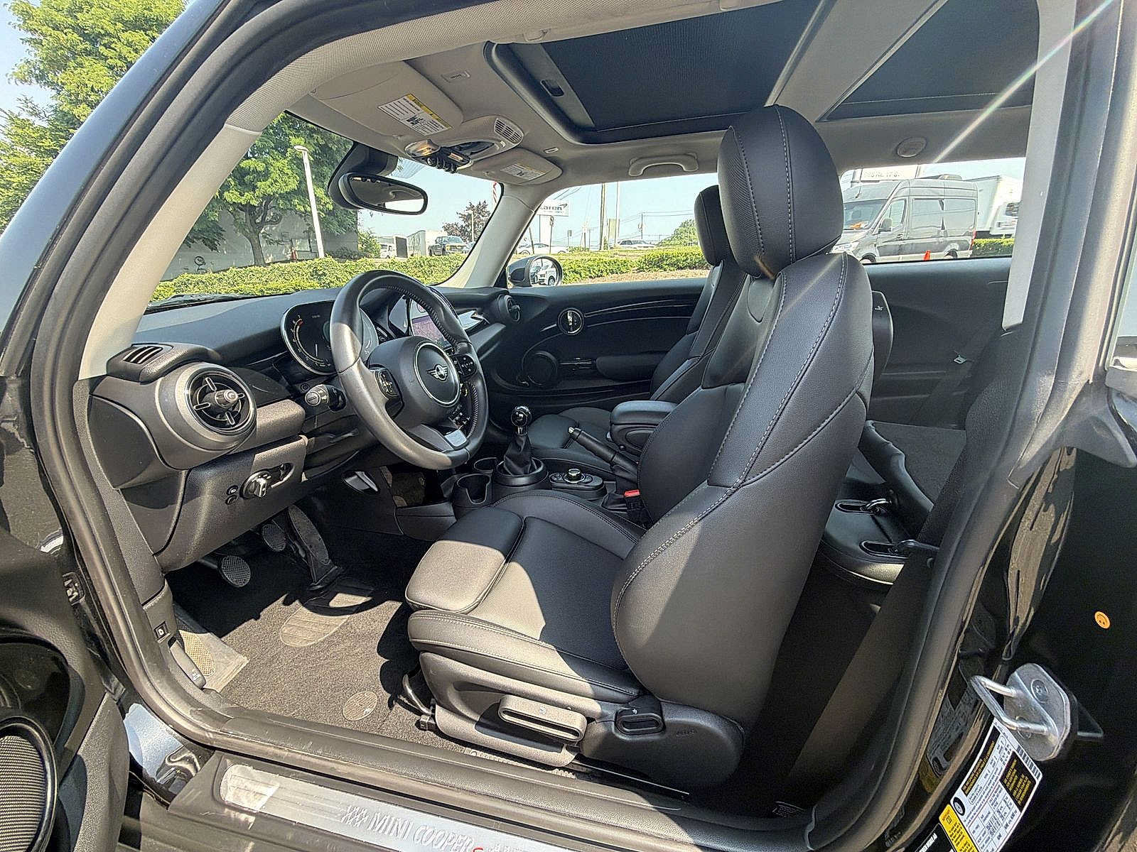 Used 2023 MINI Cooper S FWD image 10
