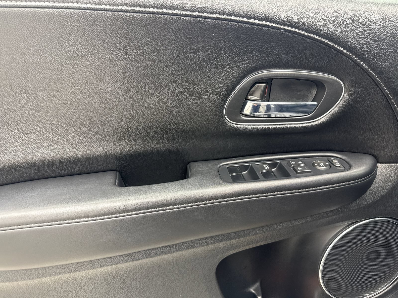 Used 2016 Honda HR-V EX-L image 33
