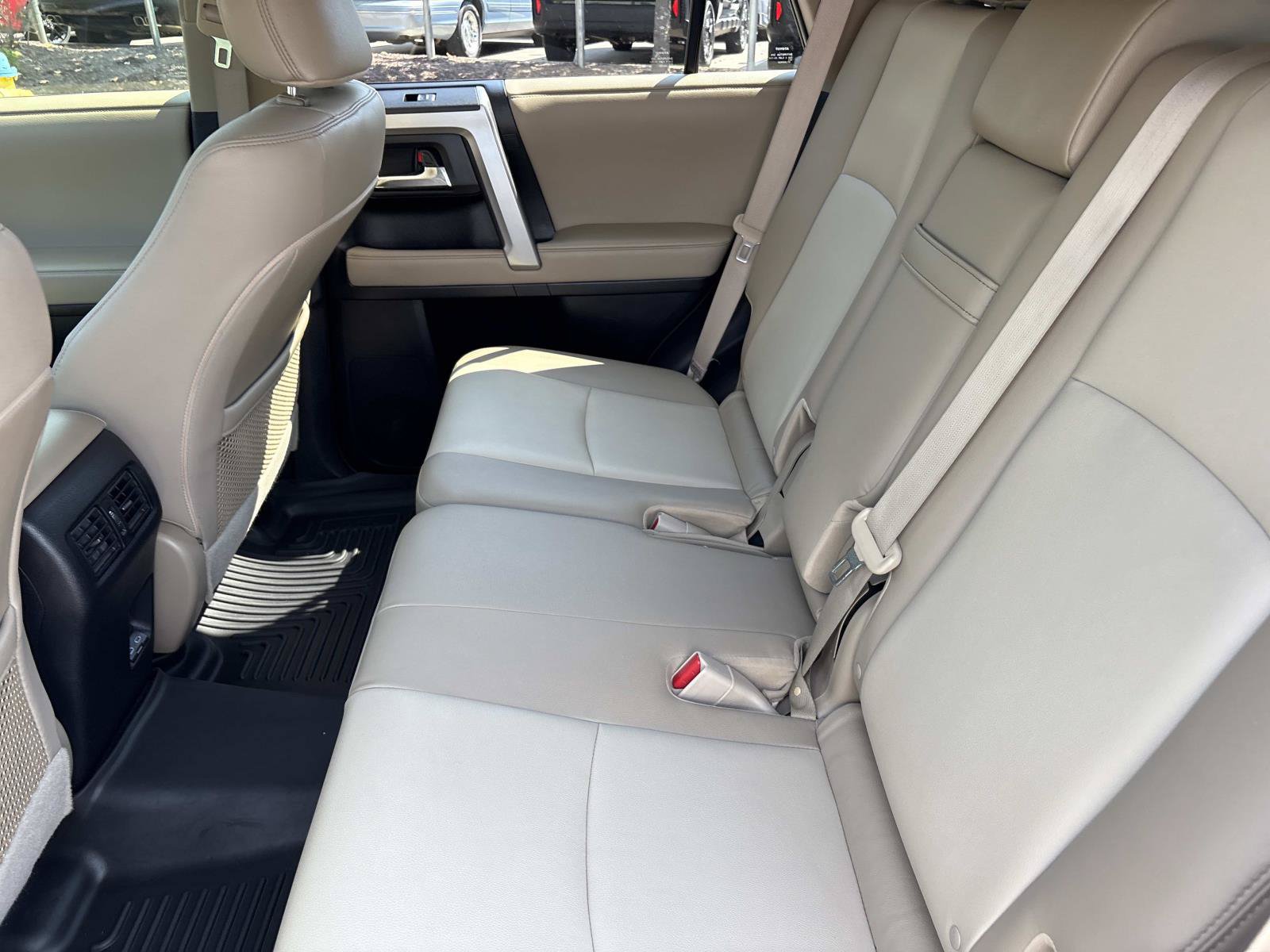 Used 2023 Toyota 4Runner SR5 Premium w/ Moonroof Package AWD/4WD image 31