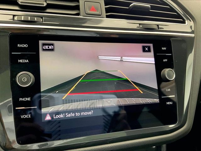 Certified 2022 Volkswagen Tiguan SEL R-Line image 21