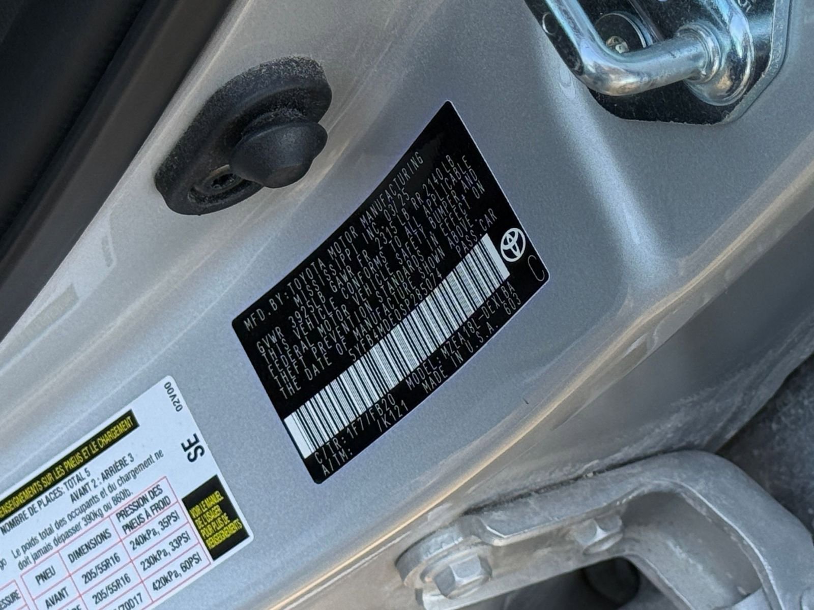 Used 2025 Toyota Corolla LE image 29