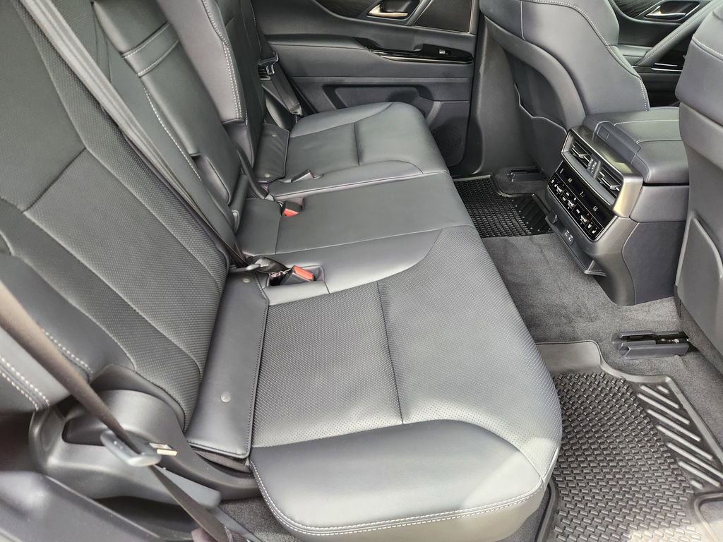 Used 2025 Lexus LX 600 4WD w/ Luxury Package image 33