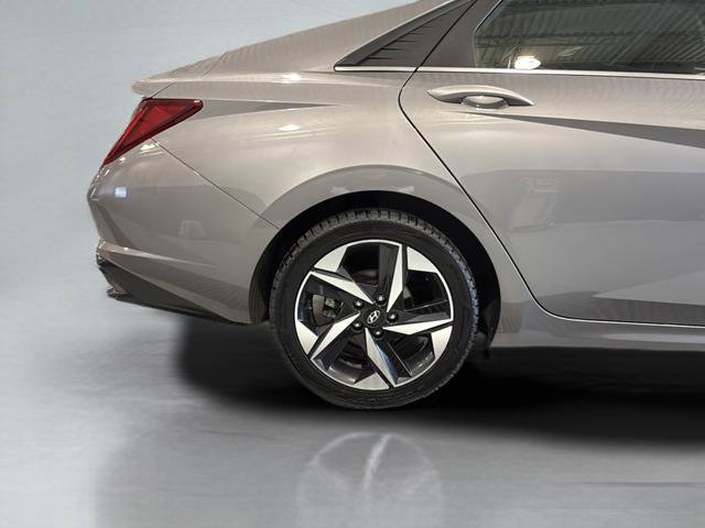 Used 2022 Hyundai Elantra SEL w/ Convenience + Premium Package image 28