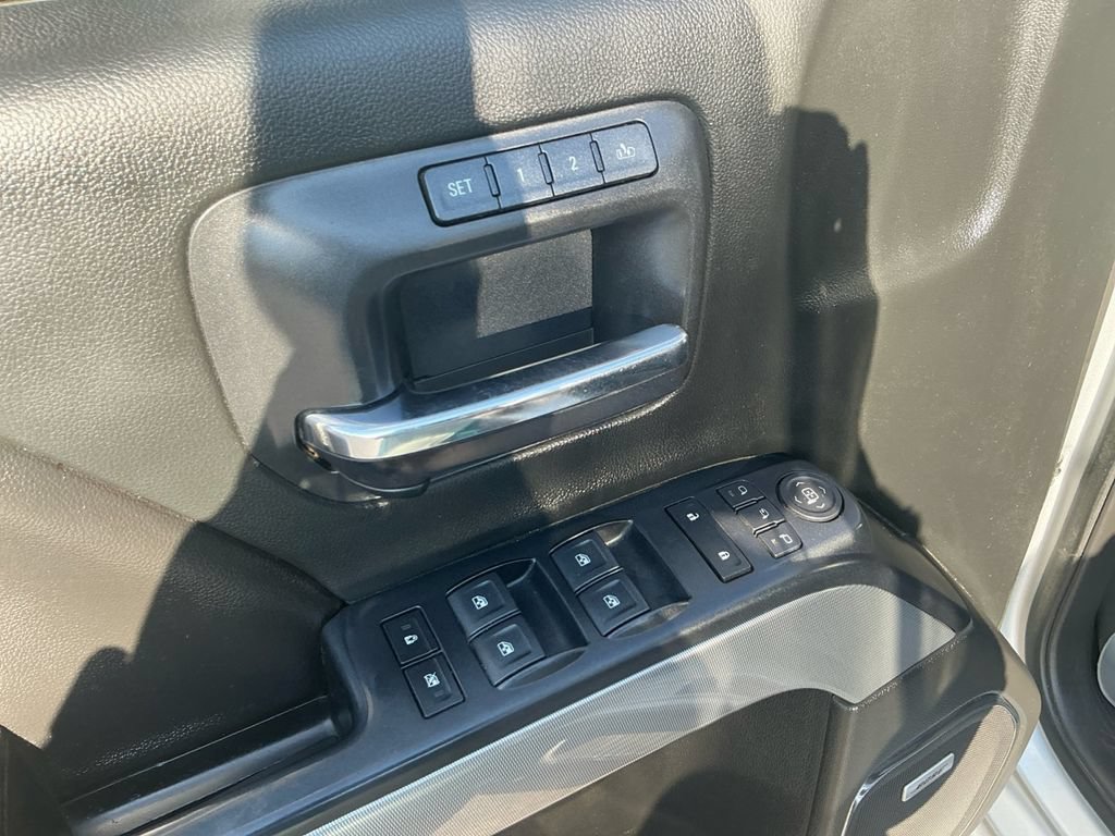 Used 2018 Chevrolet Silverado 1500 LTZ Z71 w/ Redline Edition AWD/4WD image 16