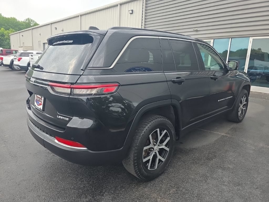Used 2024 Jeep Grand Cherokee Limited AWD/4WD image 6