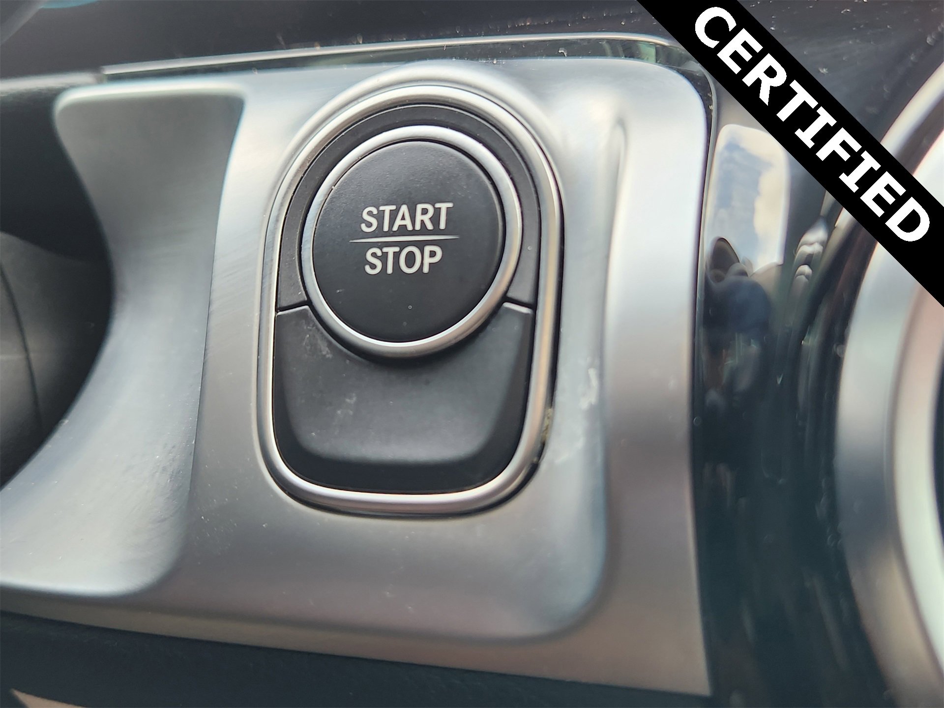 Certified 2022 Mercedes-Benz EQB 300 4MATIC image 20