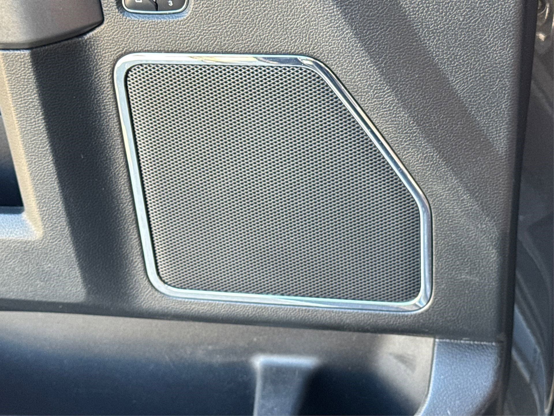 Used 2016 Ford F150 Platinum w/ Equipment Group 701A Luxury image 37