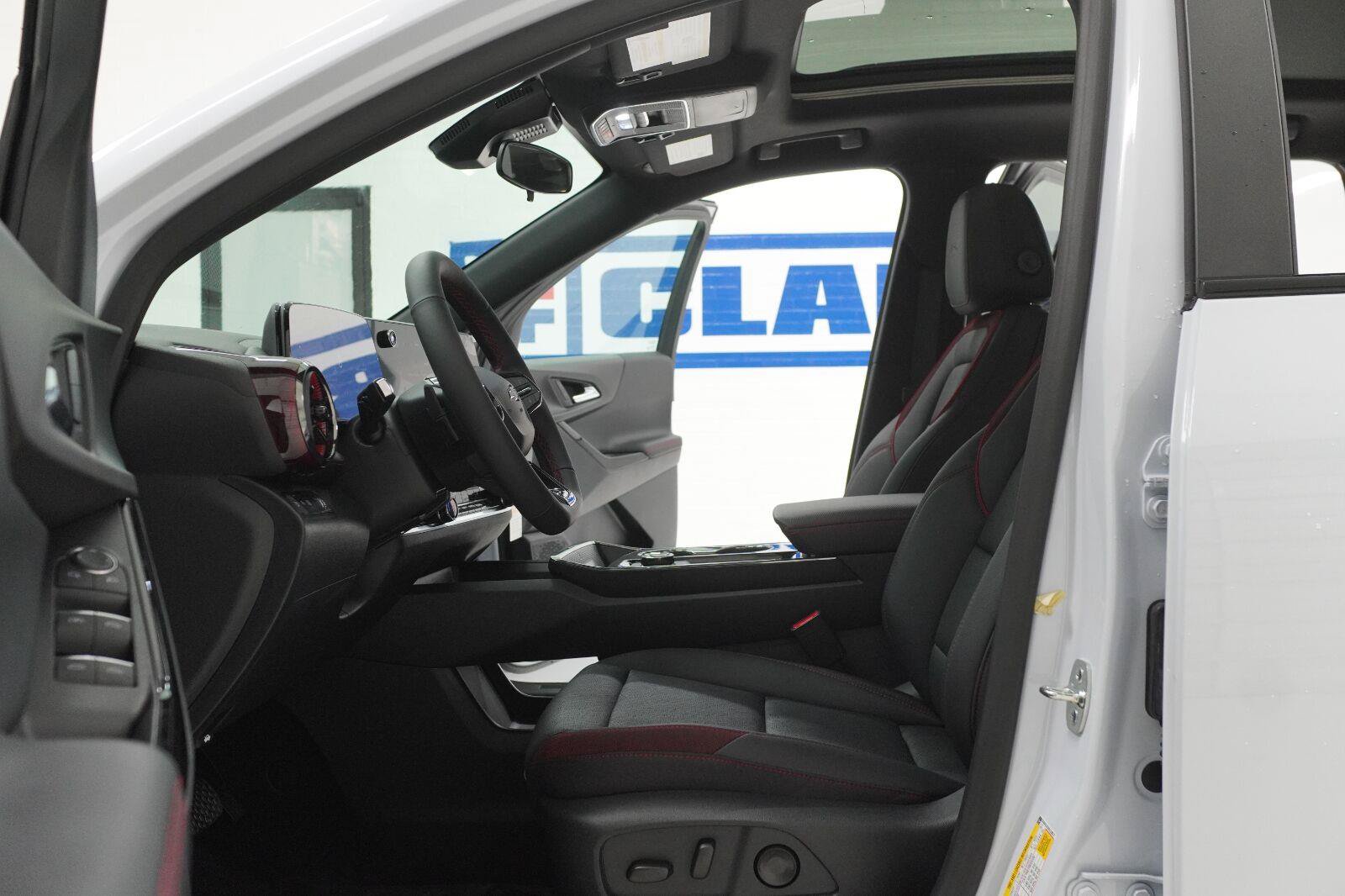 New 2027 Chevrolet Equinox RS FWD image 5