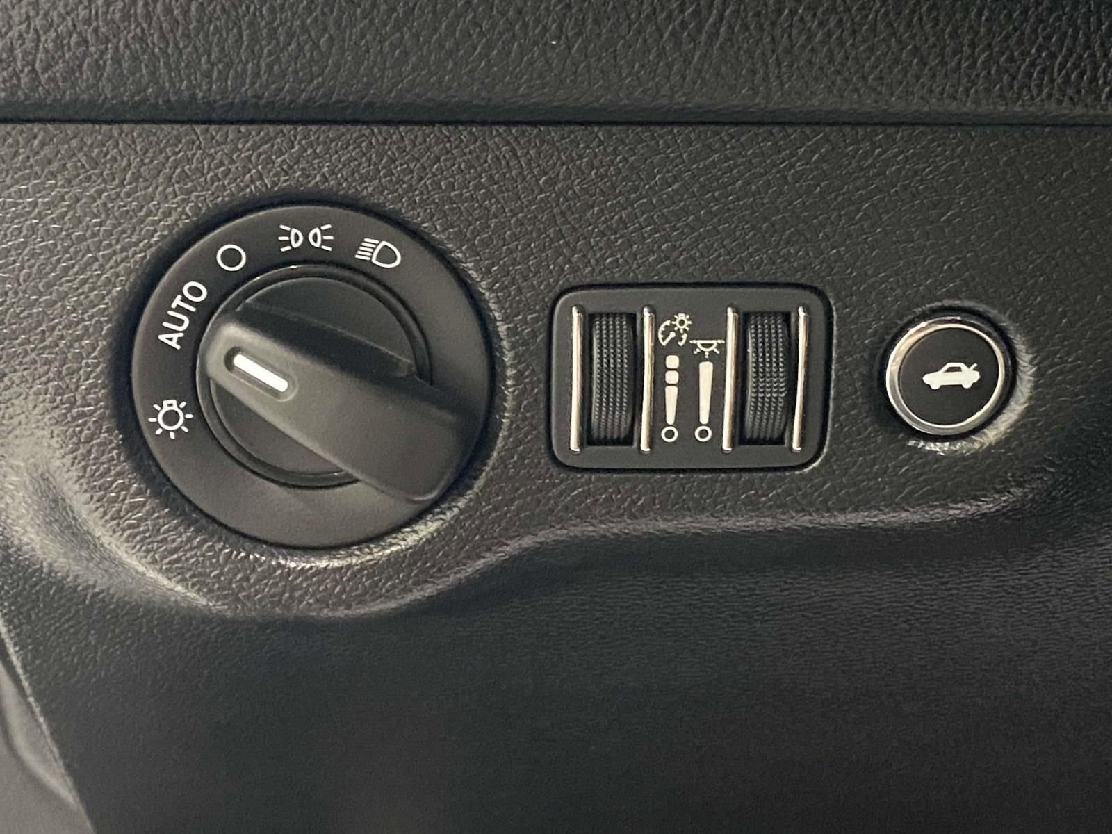 Used 2019 Dodge Challenger SRT Hellcat Redeye image 18