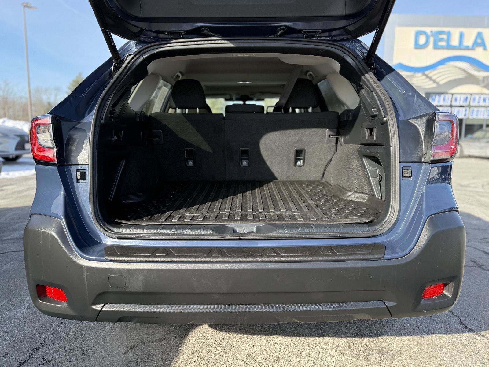 Used 2024 Subaru Outback Premium image 8