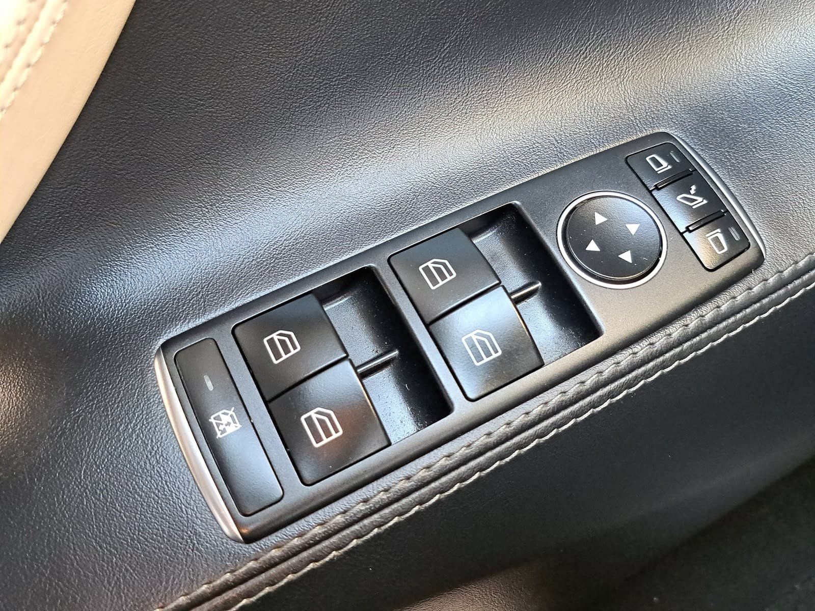 Used 2020 Tesla Model S Long Range Plus AWD/4WD image 30