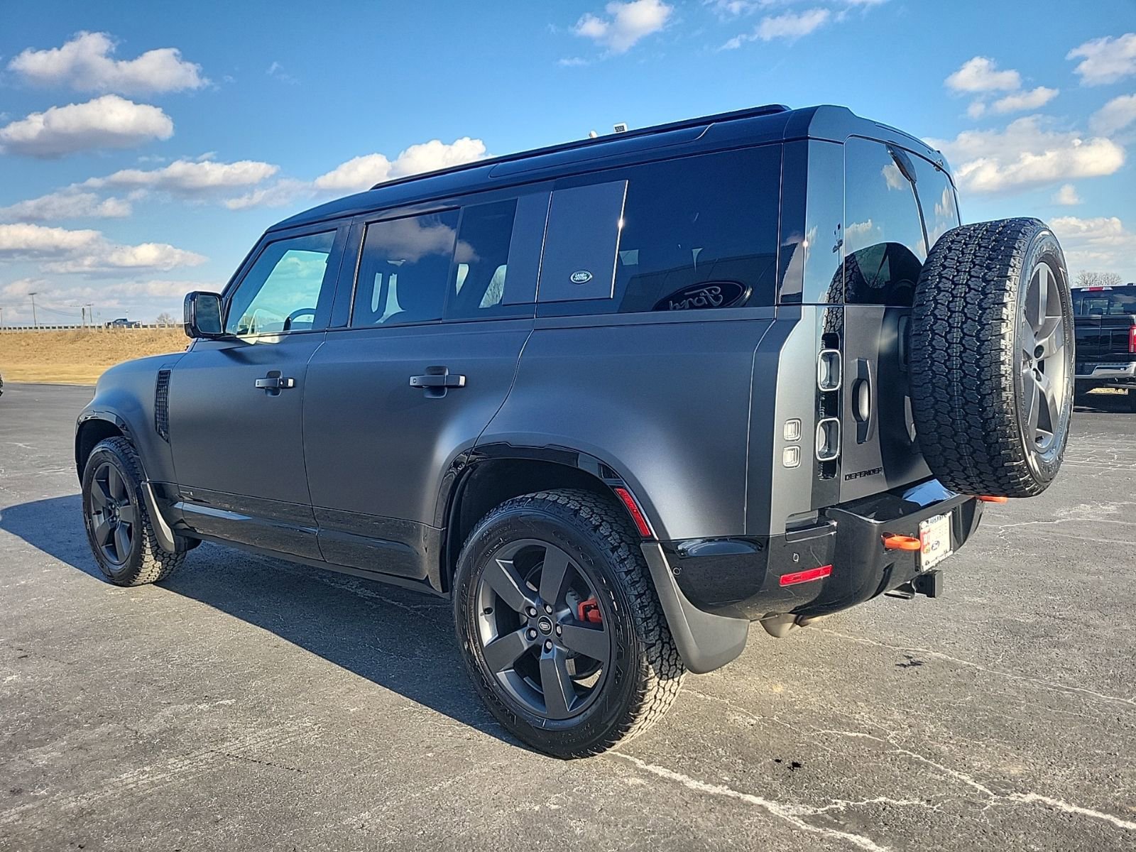 Used 2024 Land Rover Defender 110 X image 3