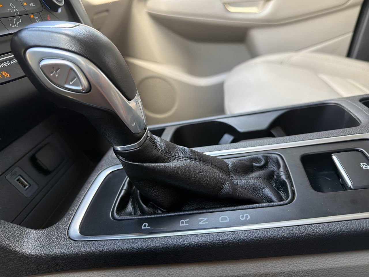 Used 2019 Ford Escape SEL FWD image 25