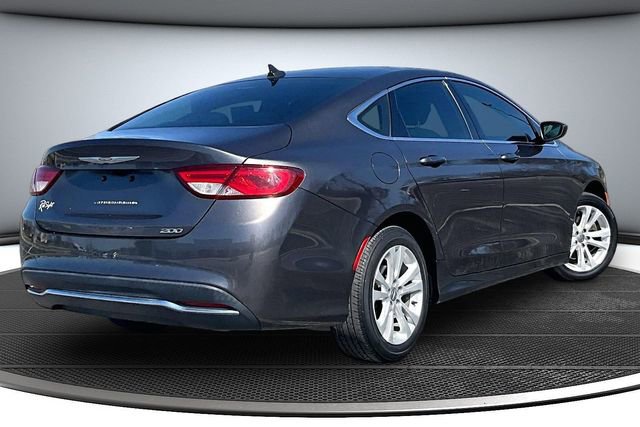 Used 2016 Chrysler 200 Limited w/ Anniversary Edition FWD image 6
