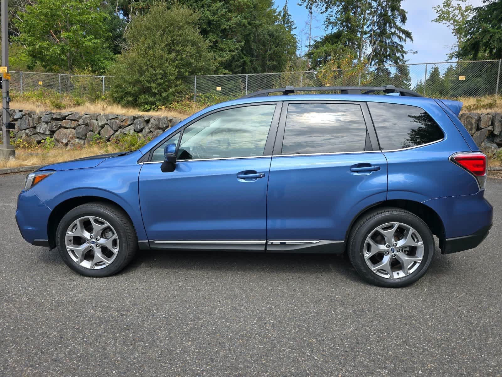 Used 2018 Subaru Forester 2.5i Touring AWD/4WD image 3
