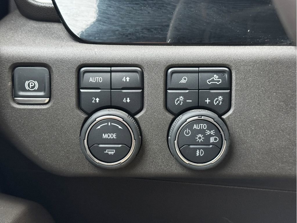 Used 2024 Chevrolet Silverado 2500 LTZ w/ LTZ Plus Package image 6