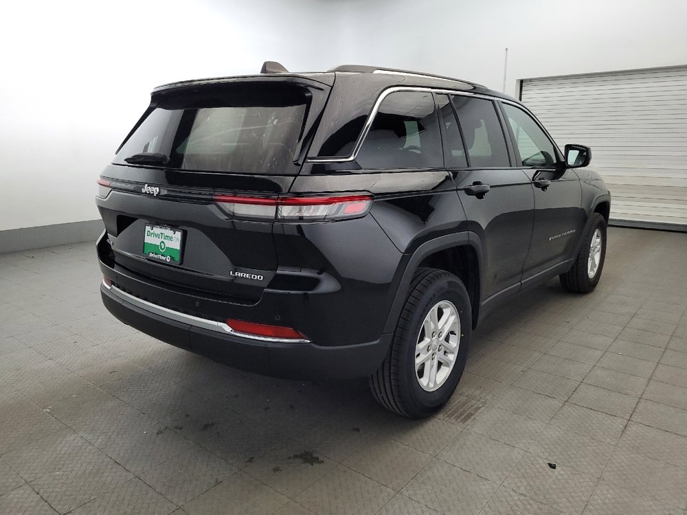 Used 2023 Jeep Grand Cherokee Laredo AWD/4WD image 9