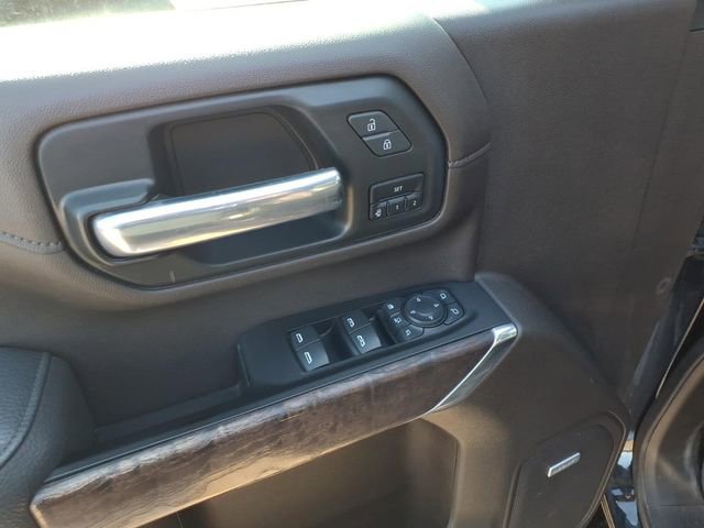 Used 2022 GMC Sierra 3500 Denali w/ Denali Black Diamond Edition image 17