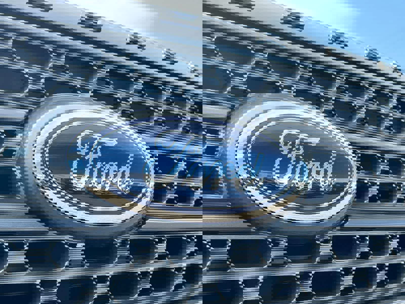 Used 2023 Ford Explorer XLT w/ Equipment Group 202A image 13